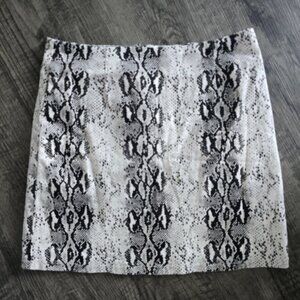 MOD Black and Gray Mini Pencil Skirt for Cocktail Nights